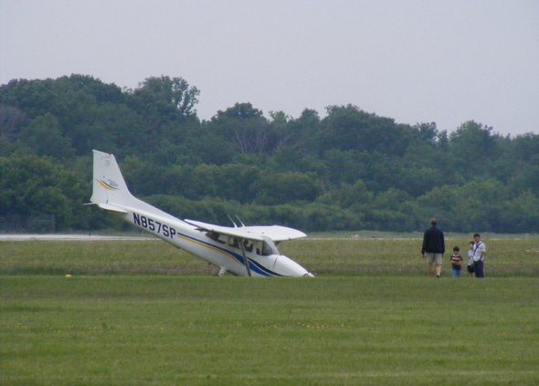 Cessna off runway