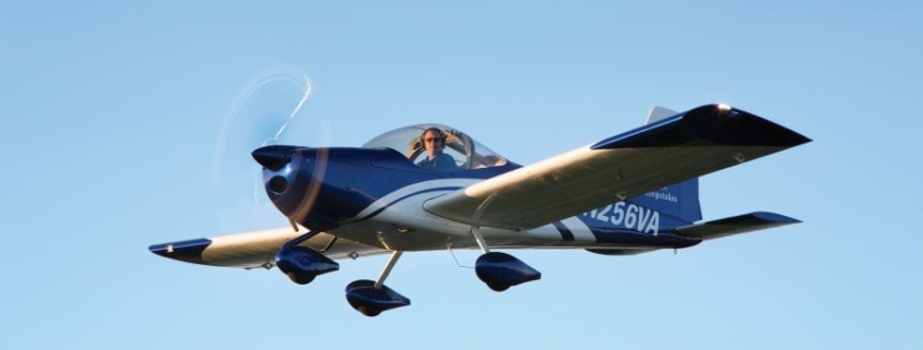 Airplane flying